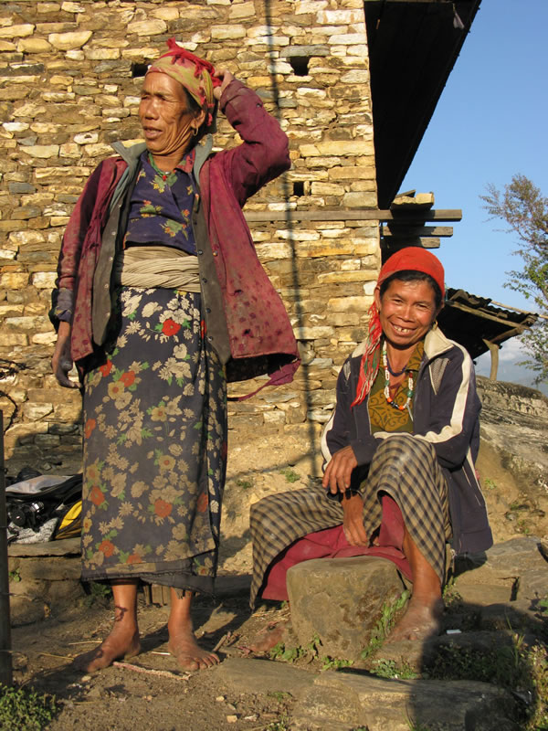 Непал. Жители в горных селениях. Илиан тур.